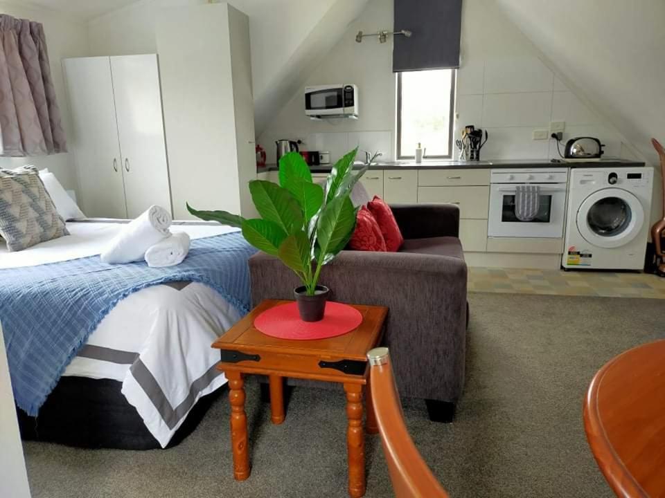 Apartmán Studio On Golders - Two Minutes To The Lake And Quick Drive To Town! Taupo Exteriér fotografie